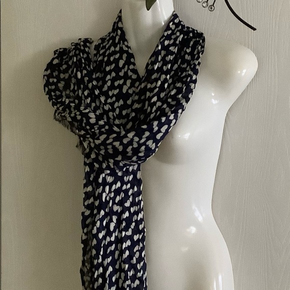 J Crew Sarong or Scarf New with tag navy blue hearts Fringe one size Ver… - Picture 6 of 15